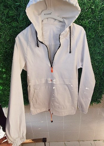 Kapüşonlu Beyaz Erkek Mini Yağmurluk - Görsel 4