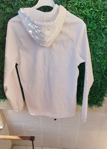 Kapüşonlu Beyaz Erkek Mini Yağmurluk - Görsel 5