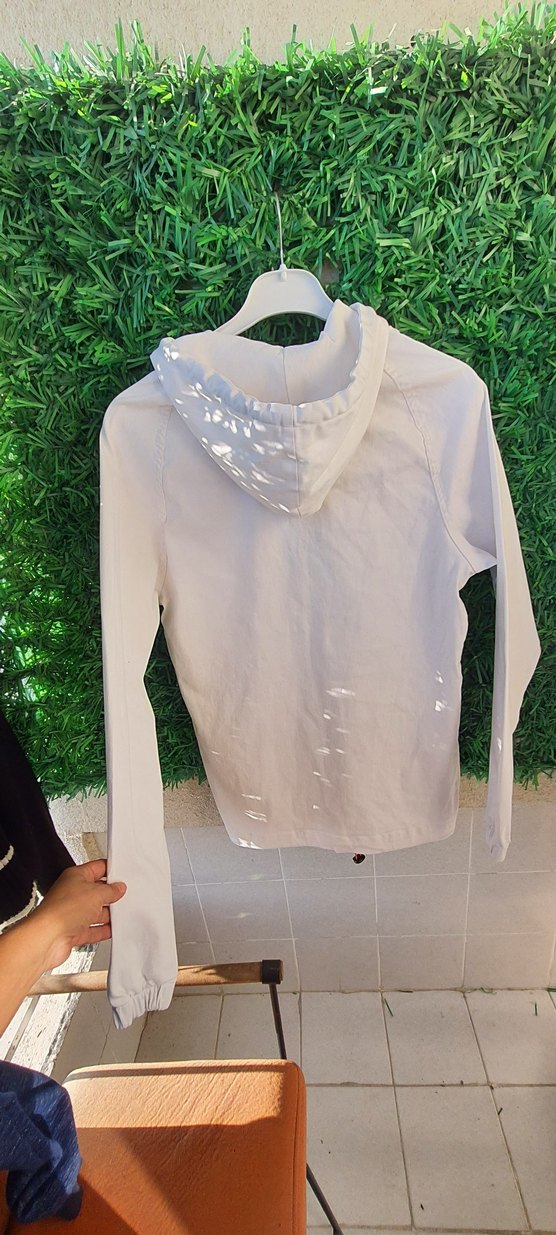 Kapüşonlu Beyaz Erkek Mini Yağmurluk - Görsel 3