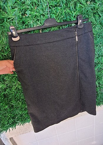 40 Beden siyah Renk Fermuarlı Siyah Midi Kalem Etek
