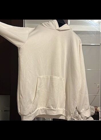 BEYAZ SWEATSHİRT L BEDEN