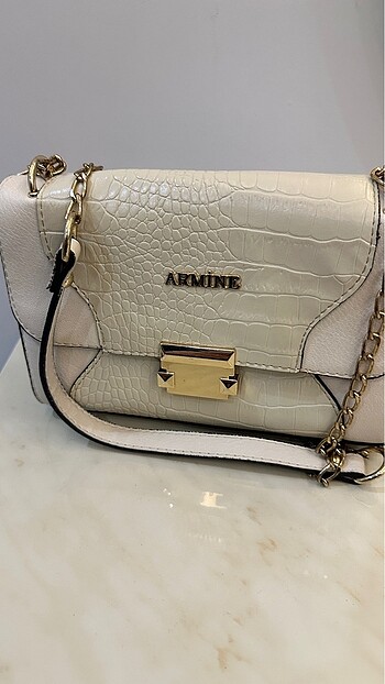 A Armine çanta