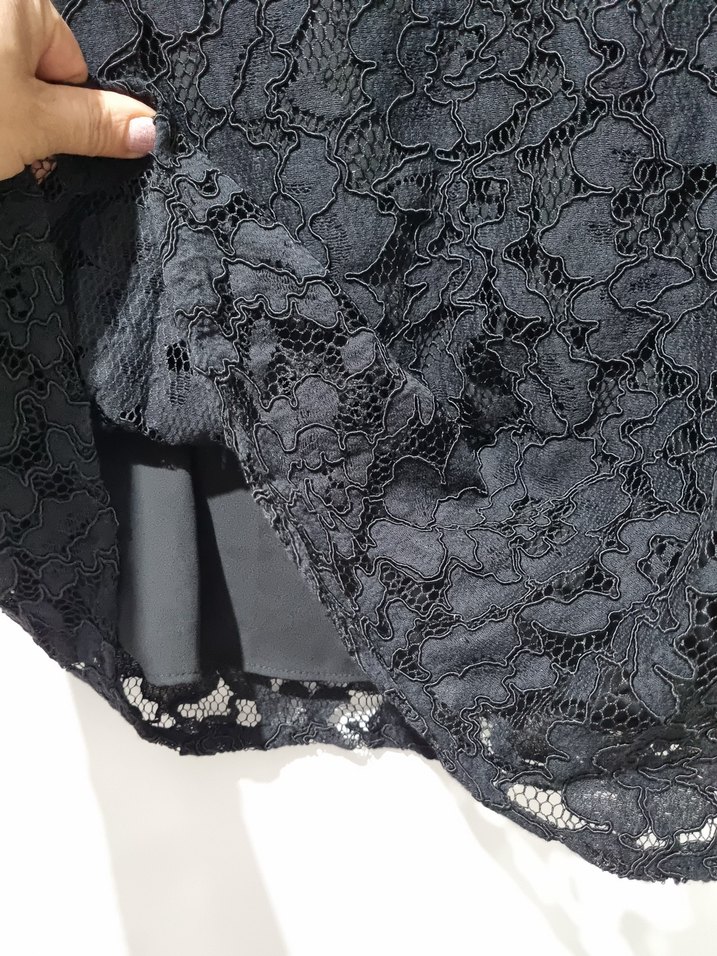 Dantel Detaylı Siyah Midi Elbise - Görsel 4