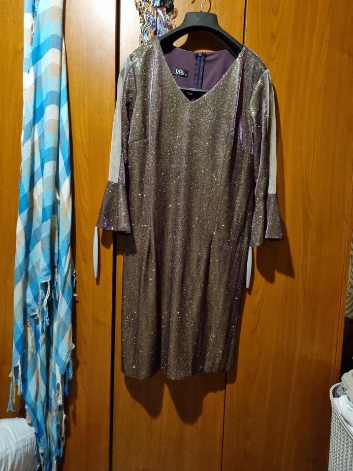 Parlak Altın Renkli Uzun Kollu V Yaka Abiye Elbise - Görsel 2