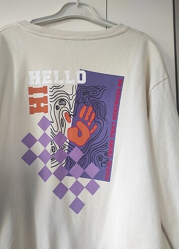 sweatshirt 