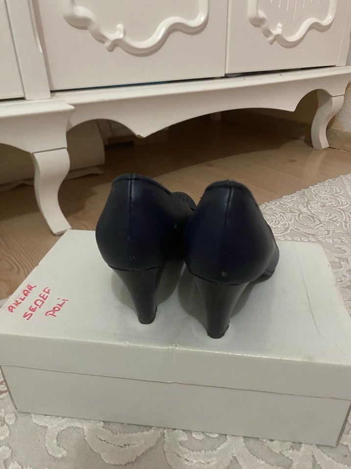 Lacivert topuklu ayakkabı - Görsel 3