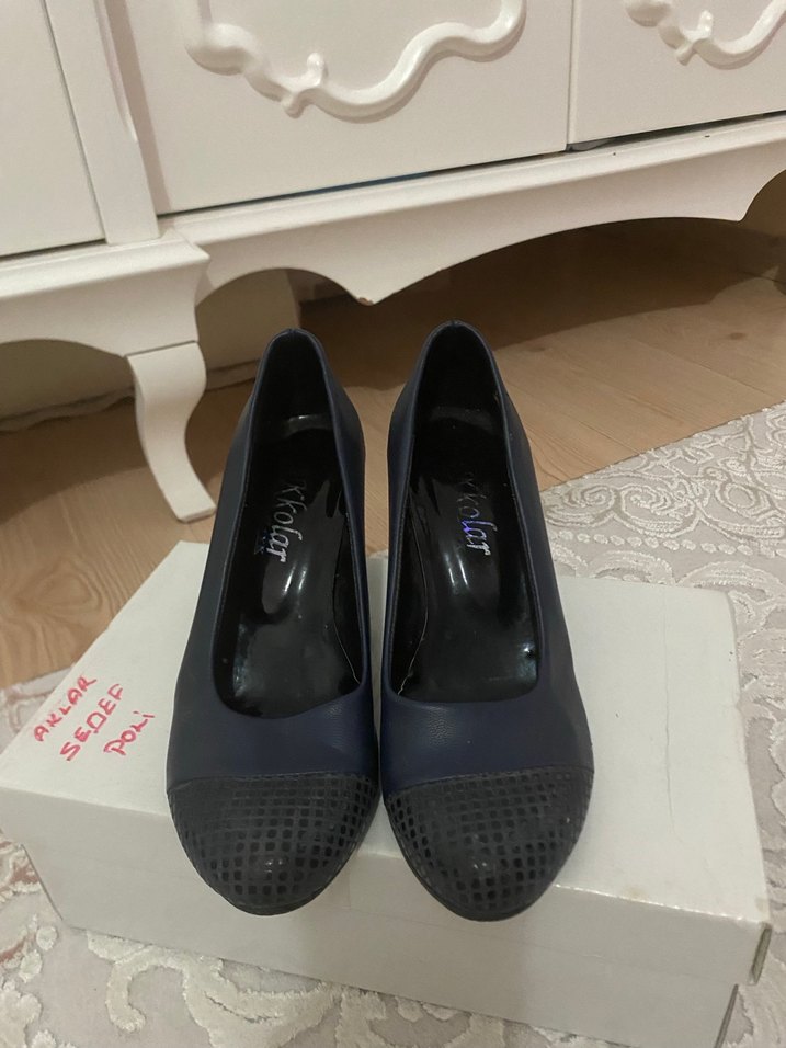 Lacivert topuklu ayakkabı - Görsel 2