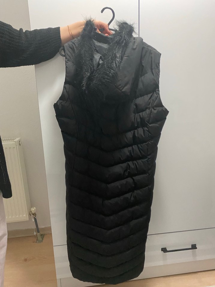 Siyah Kapüşonlu Fermuarlı Midi Kadın Yelek - Görsel 2