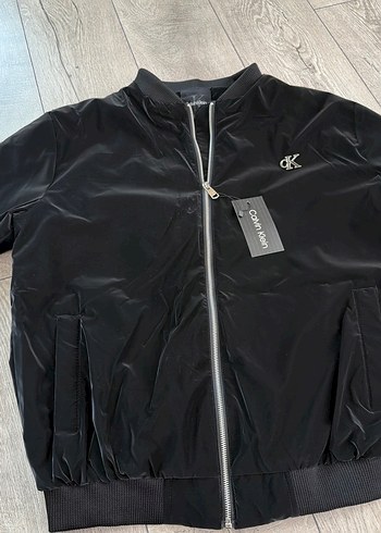 Calvin Klein Siyah Siklik Sehir Stiline Uygun Ceket