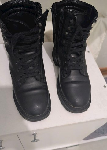 Siyah Deri Kadın Bağcıklı Fermuarlı Bot - Görsel 3