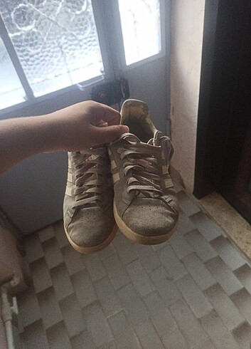 Adidas sneaker 