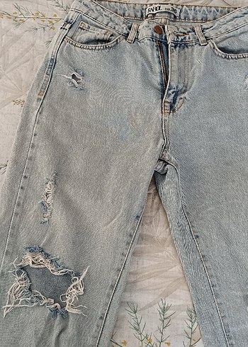 Gri Düğmeli Loose Fit Kadın Kot Pantolon - Görsel 2