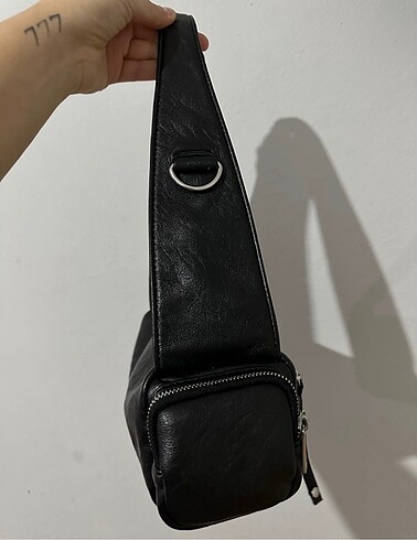  Beden BERSHKA KOL ÇANTASI