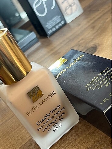 Beden Estee Lauder Fondöten