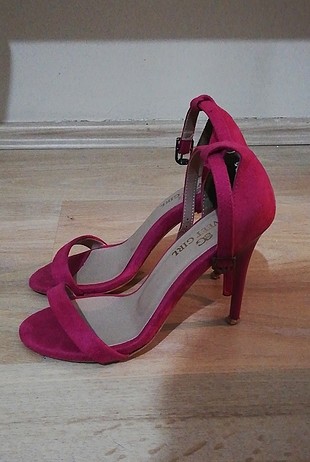 pembe ince bantlı topuklu ayakkabı 7 cm