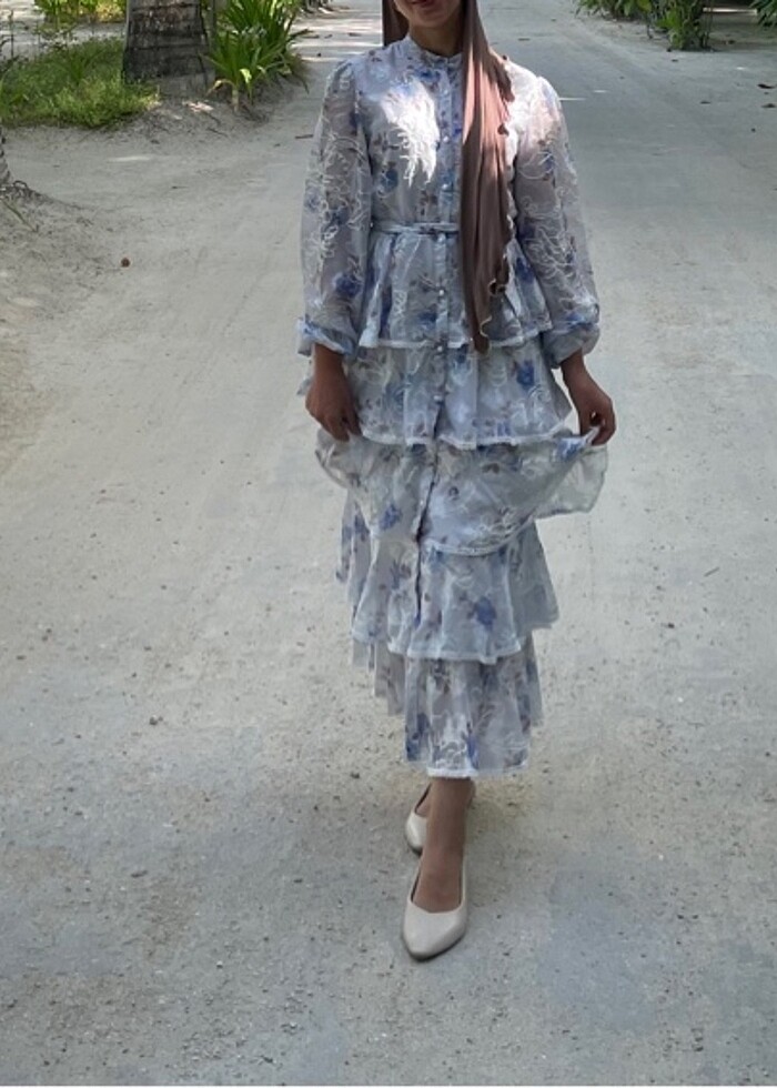 çiçekli fırfırlı elbise - Görsel 2