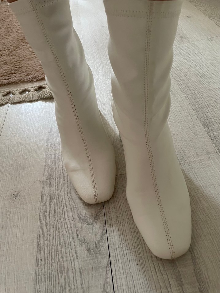 Beyaz Deri Kadın Topuklu Bot - Görsel 3