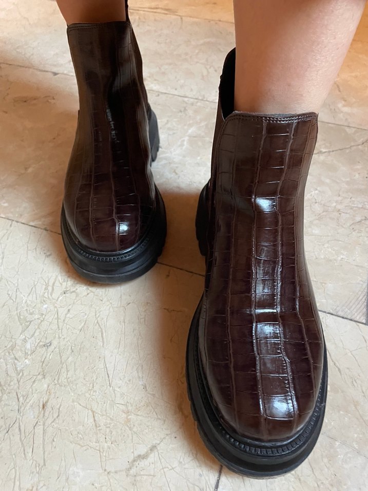 Kahverengi Deri Kadın Botlar, Yılan Desenli, Tokalı - Görsel 3