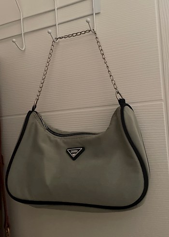 Gri Zincir Detaylı Kadın Omuz Çantası - Görsel 3