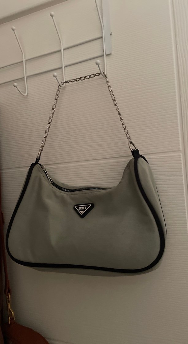 Gri Zincir Detaylı Kadın Omuz Çantası - Görsel 3