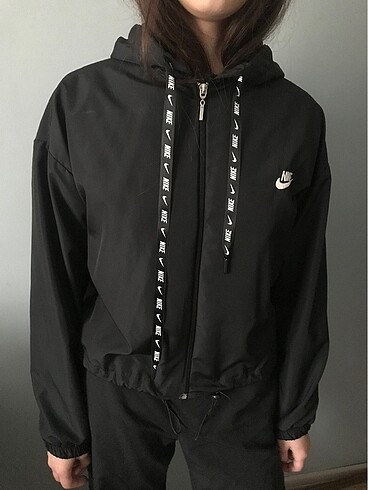 nike yagmurluk