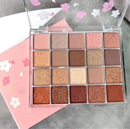 Beden Renk dikalu cherry blossoms palet