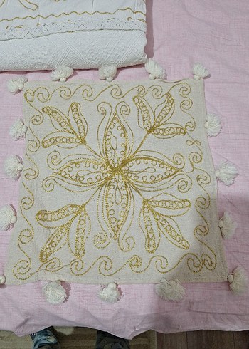 nakışlı pike örtüsü - Görsel 4