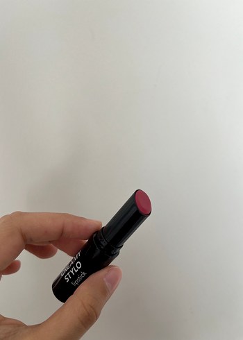 Beden pembe Renk Krem Görünümlü pembe ruj