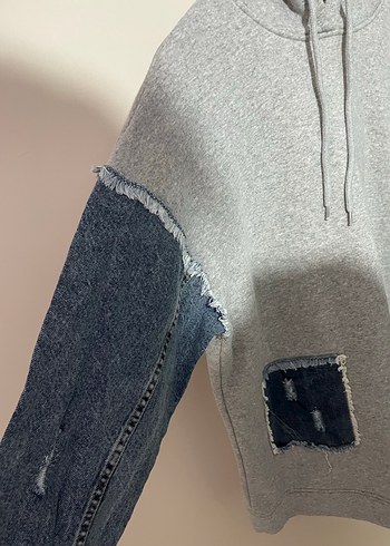 Gri Kapüşonlu Denim Detaylı Sweatshirt - Görsel 2