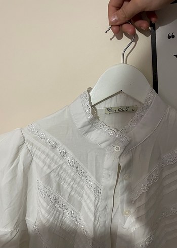 Düğmeli Beyaz Keten Nakışlı Kadın Gömlek - Görsel 2