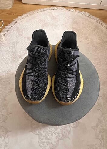 Adidas ORJİNAL 40 NUMARA ADİDAS YEEZY AYAKKABI
