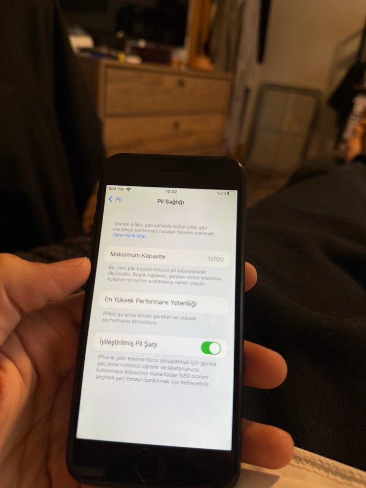 Siyah iPhone 7 - Görsel 4