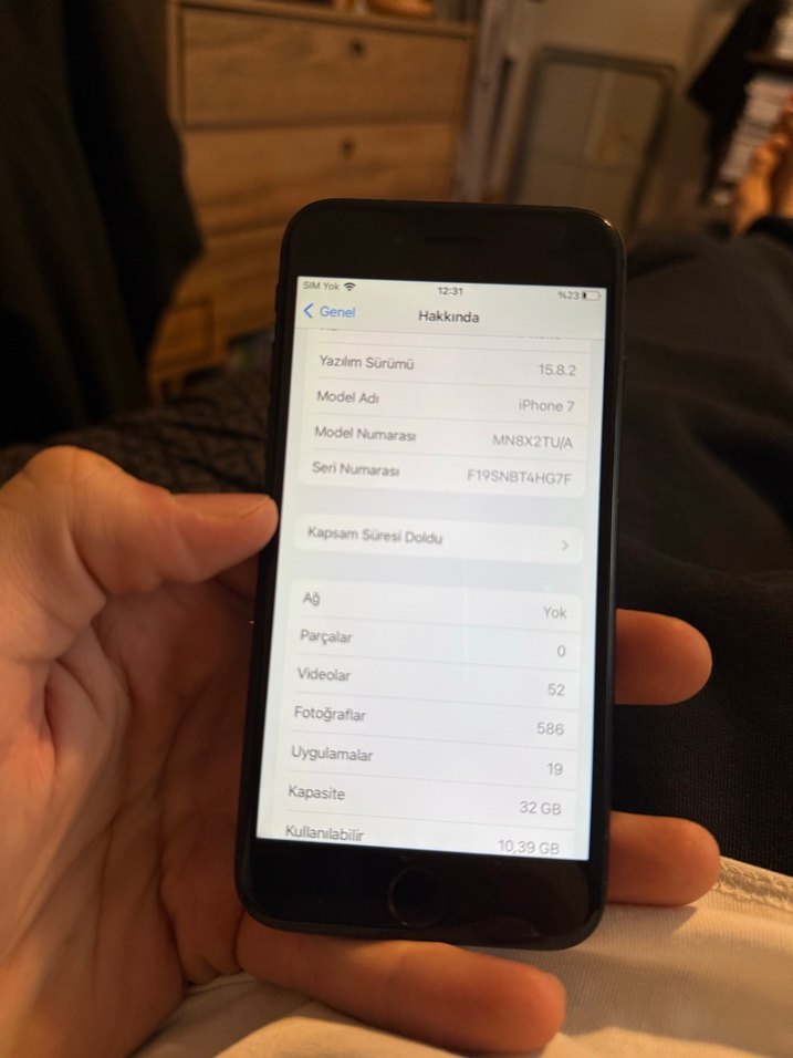 Siyah iPhone 7 - Görsel 3
