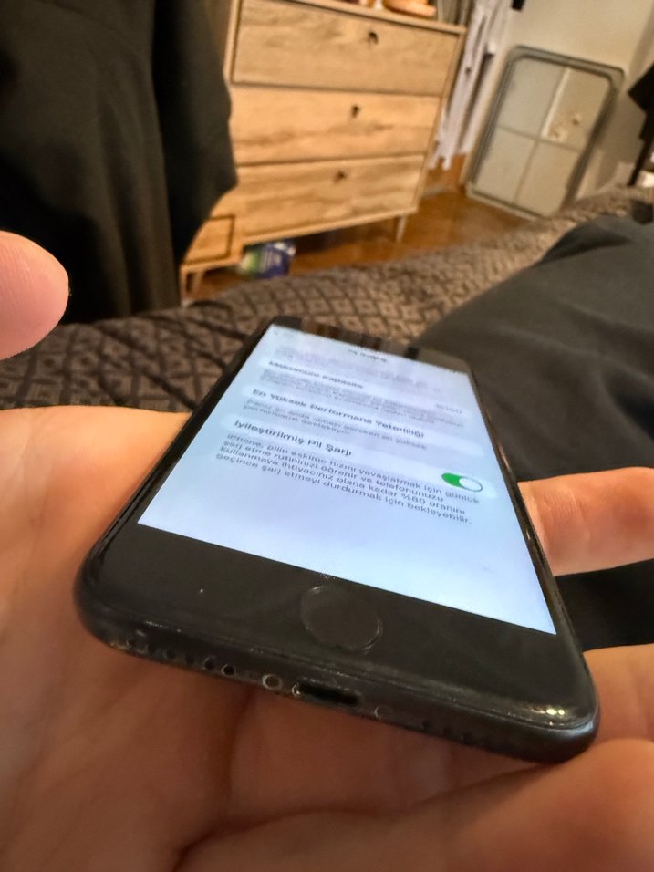 Siyah iPhone 7 - Görsel 5