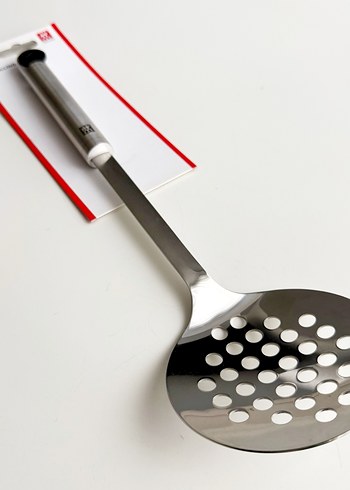 Zwilling Pro Yuvarlak Delikli Kevgir - Görsel 3