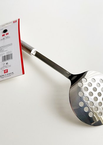 Zwilling Pro Yuvarlak Delikli Kevgir - Görsel 4