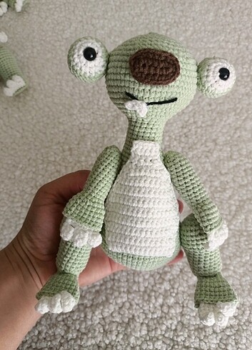  Beden Renk Buz devri Sid amigurumi 