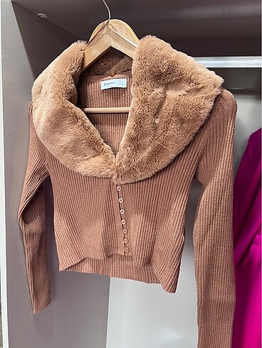 Stradivarius Stradivarius crop kürklü triko M