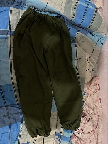 Yeşil paraşüt pantolon