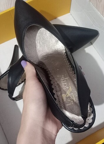 38 Beden Deri stiletto topuk kısmı açık