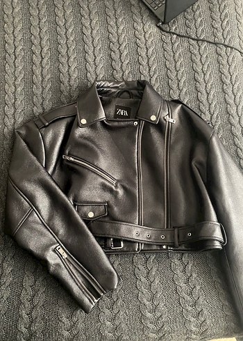 Zara parlak kahverengi deri ceket - Görsel 3