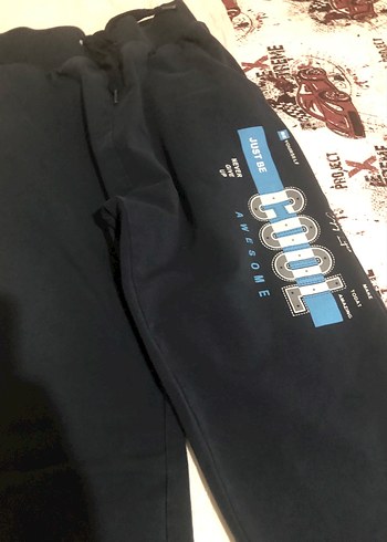 Erkek Çocuk Siyah Baskılı ve Düz Eşofman Altları - Görsel 8