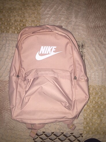 toz pembe nike sırt cantası