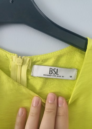 Sarı Parlak Mini Kolsuz Kadın Tulum - Görsel 4