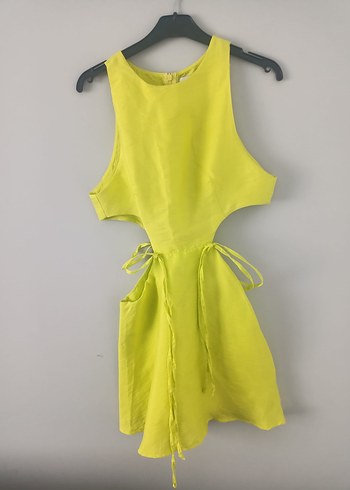 Sarı Parlak Mini Kolsuz Kadın Tulum - Görsel 2