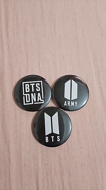 Kpop grubu BTS rozet, Army baskılı rozet