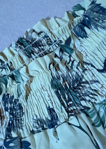 Bej Çiçek Desenli Dantel Detaylı Mini Şort - Görsel 4