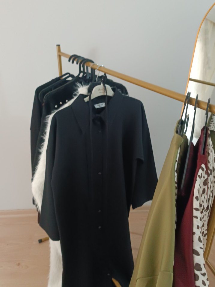 Siyah Düğmeli boydan elbise  - Görsel 2