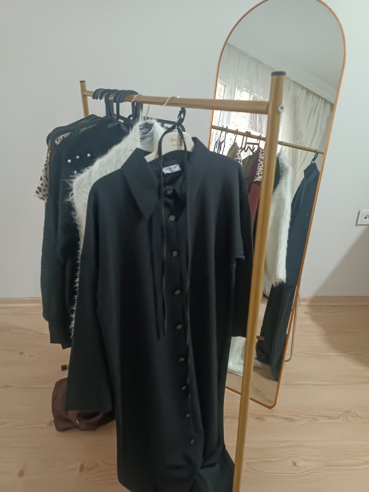 Siyah Düğmeli boydan elbise  - Görsel 3