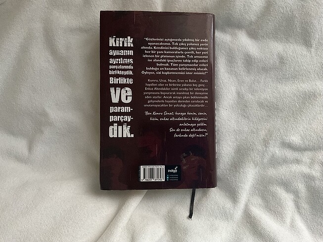 Beden Renk Enkaz Altındakiler 1 / Beyza Alkoç